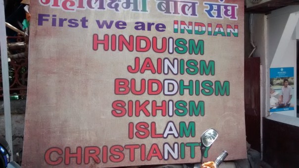 An interesting sign at Mahalaxmi temple in Mumbai